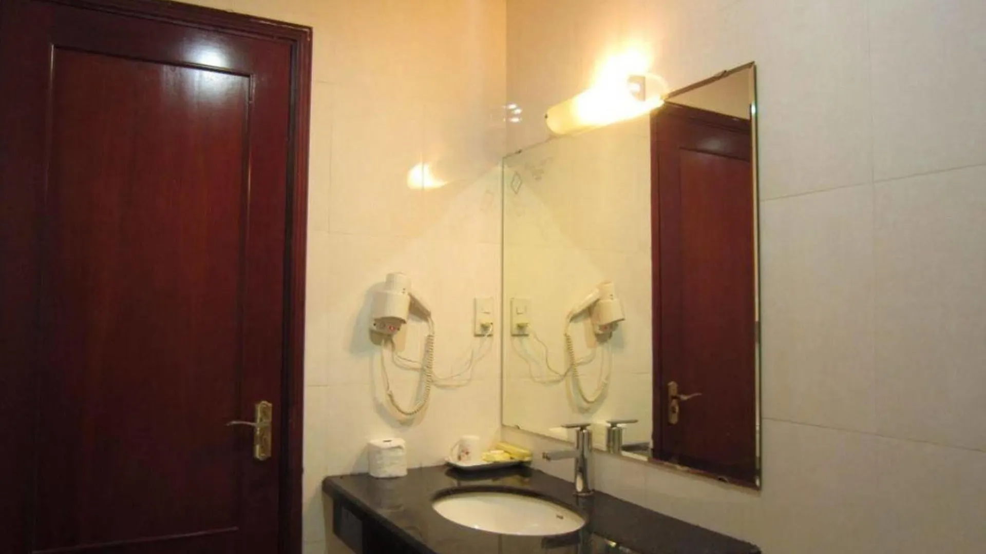Reddoorz Ruby Star Hotel Truong Dinh Ho Chi Minh City